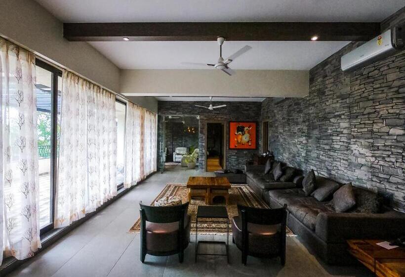 سوئیت پرزیدنت, The Summer House, Pachmarhi   Am Hotel Kollection