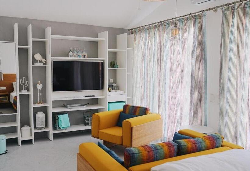 Номер Стандарт с Балконом, Bono Hotel Old Town