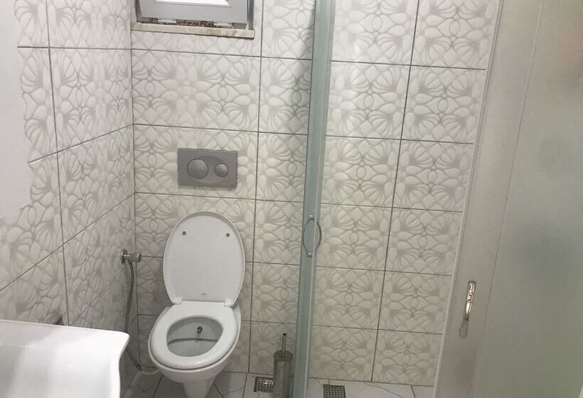 Кровать в Общей Комнате, Amintas Hostel & Motel