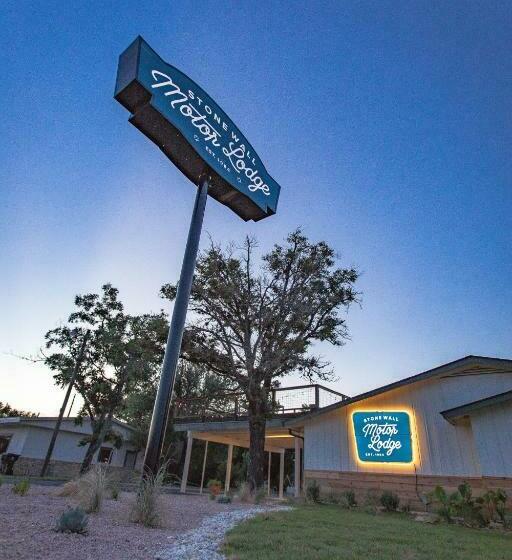 带大床的标准间, Stonewall Motor Lodge
