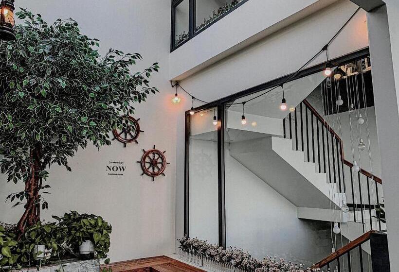 اتاق استاندارد چهارنفره با بالکن, Daisy House
