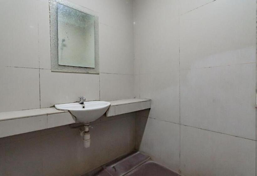 Номер Deluxe, Reddoorz Near Institut Teknologi Bandung 2