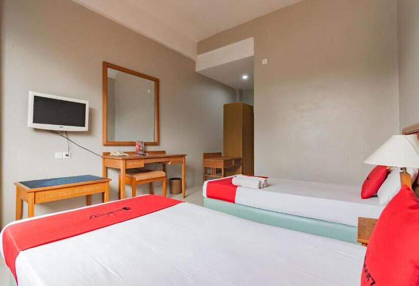 Номер Superior, Reddoorz Near Institut Teknologi Bandung 2