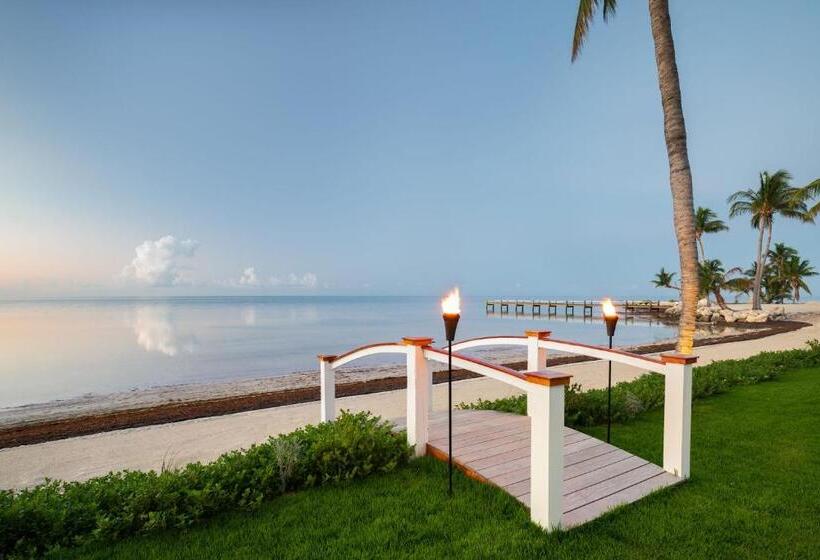 キングサイズベッドのデラックススイート, Grassy Flats Resort & Beach Club