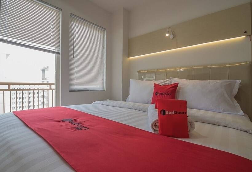 Номер Стандарт, Reddoorz Apartment @ Sentul Tower