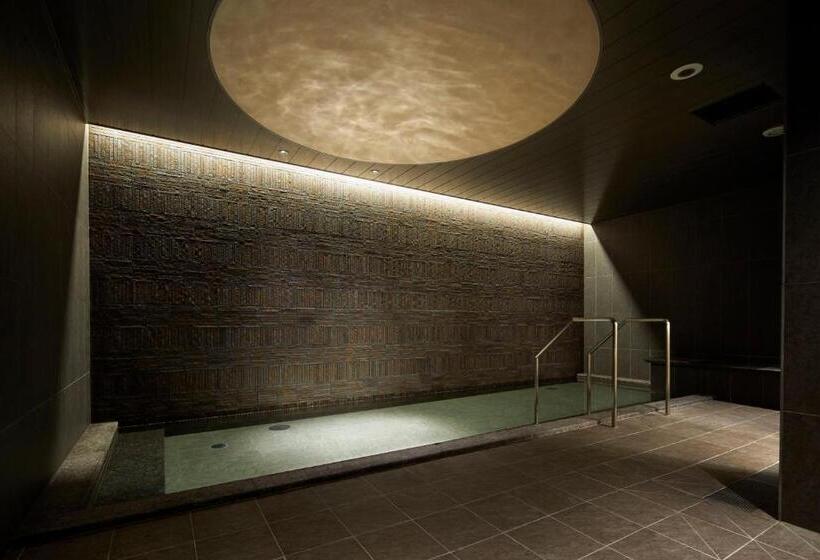اتاق خانوادگی, Amanek Kanazawa