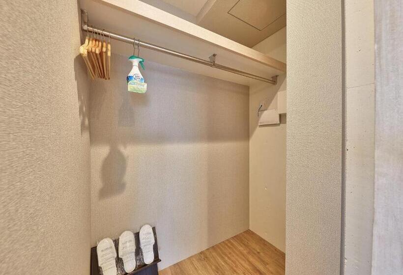 اتاق استاندارد سه نفره, Yomitan Condhotel Nd