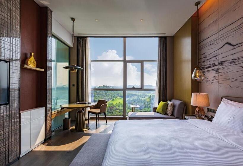 Номер Deluxe, Wanda Realm Heshan