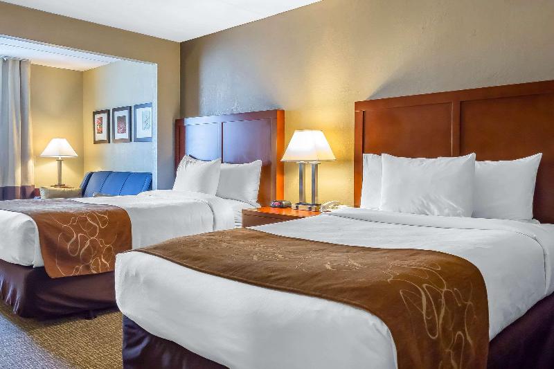 스위트, Comfort Suites Near Casinos