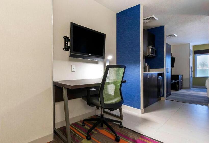 Люкс Адаптированный для Инвалидов, Holiday Inn Express And Suites Chicago West   St Charles, An Ihg