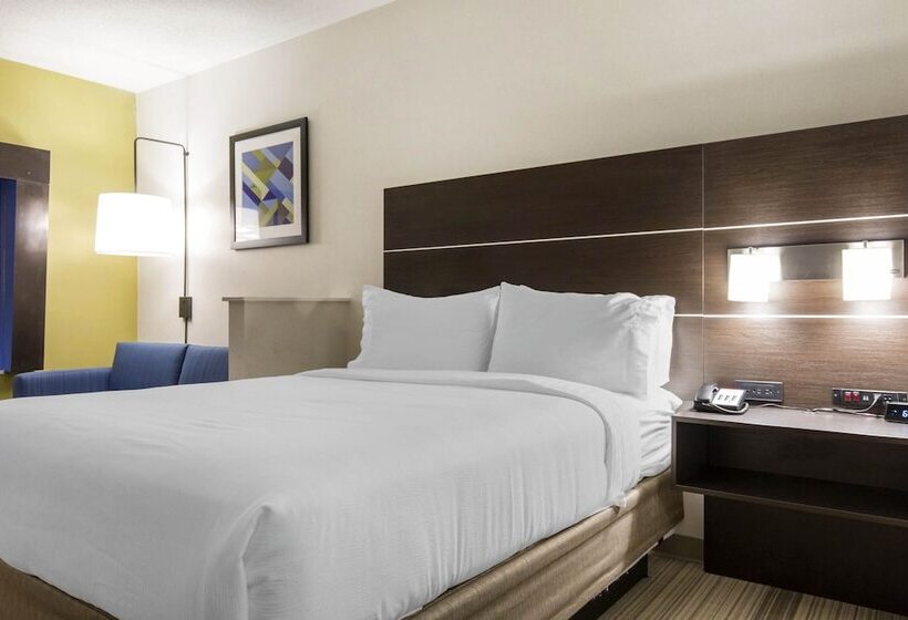 Люкс, Holiday Inn Express And Suites Chicago West   St Charles, An Ihg