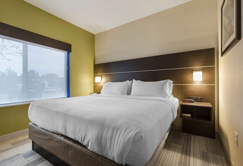 Люкс, Holiday Inn Express And Suites Chicago West   St Charles, An Ihg