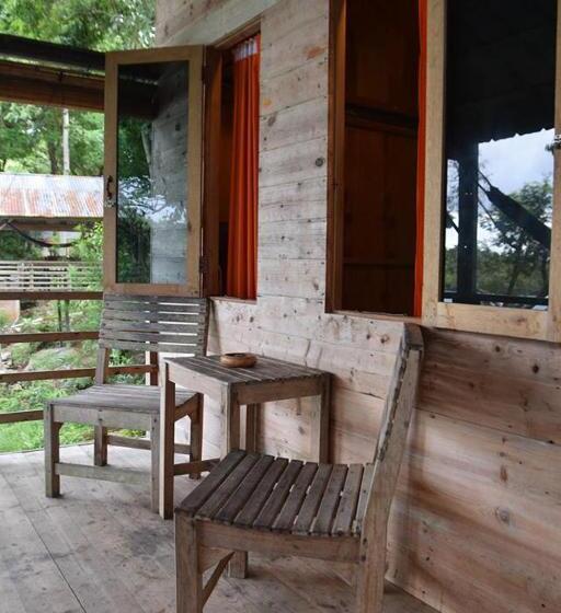 Номер Стандарт с Балконом, Olala Café & Bungalows
