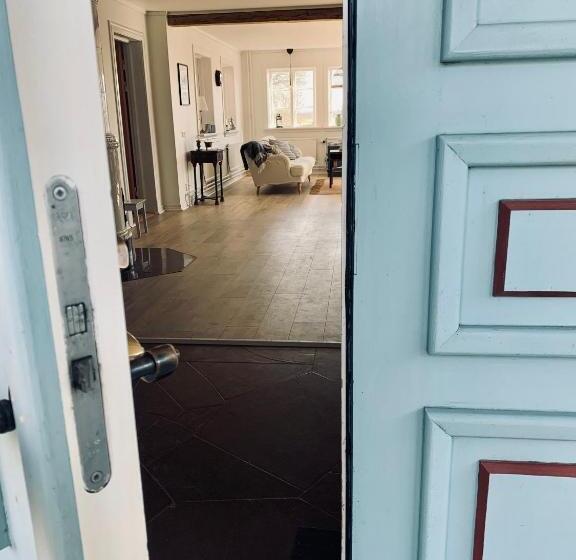 شقة غرفة نوم واحدة بالطابق الأرضى, Eksgården