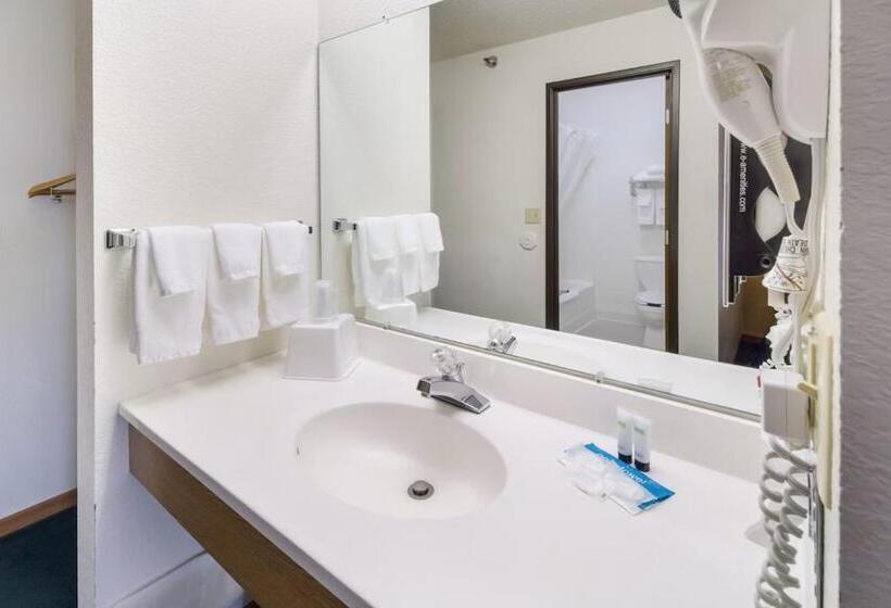 Люкс Deluxe Кровать Кинг, Alliance Hotel And Suites