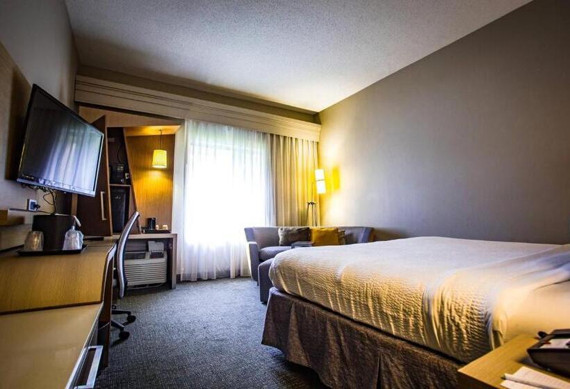 Chambre Standard Lit King Size Adaptée aux Personnes à Mobilité Réduite, Courtyard Memphis East/bill Morris Parkway