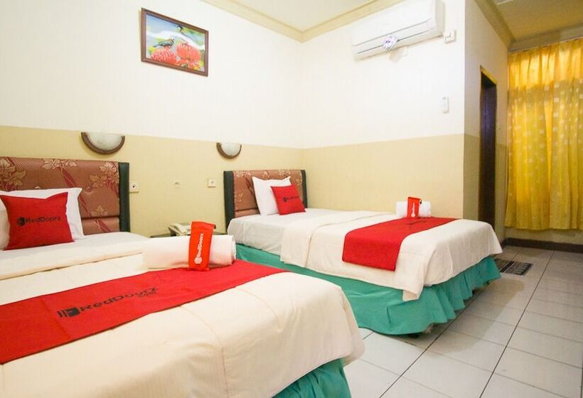Номер Стандарт, Reddoorz Plus Near Pelabuhan Bitung