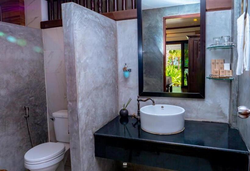 اتاق لوکس با چشم‌انداز دریا, Victoria Cliff Resort Nyaung Oo Phee Island