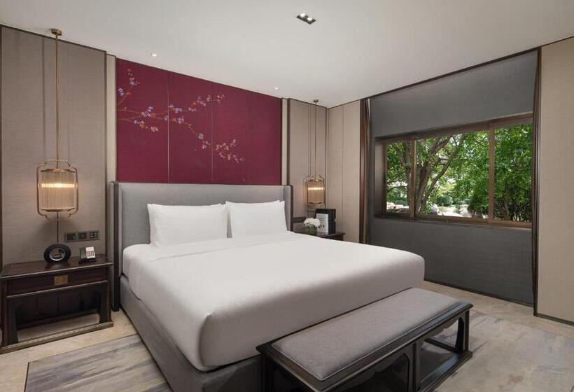 Люкс, Hualuxe Xi An Tanghua, An Ihg