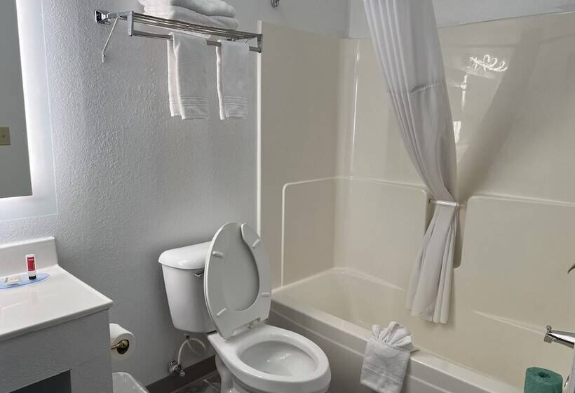 Номер Deluxe, Days Inn By Wyndham Jamestown