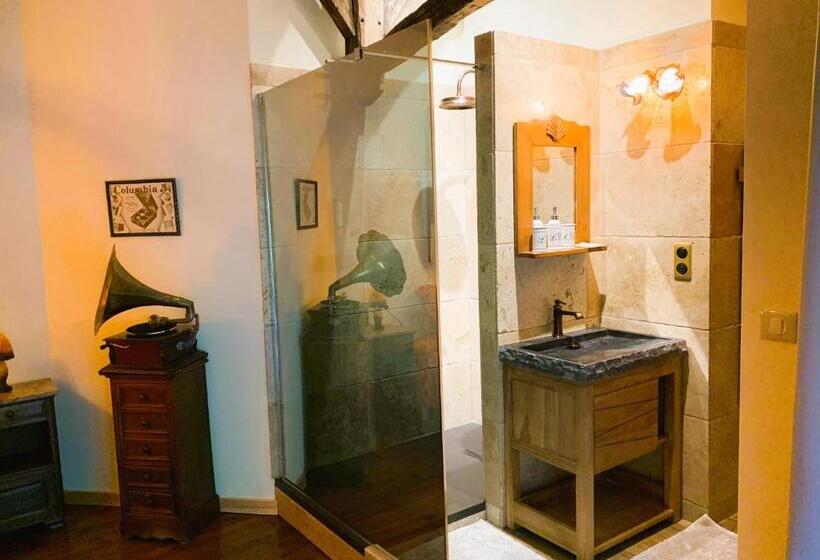 اتاق لوکس با بالکن, Ferme De Tayac   Charme Avec Pool