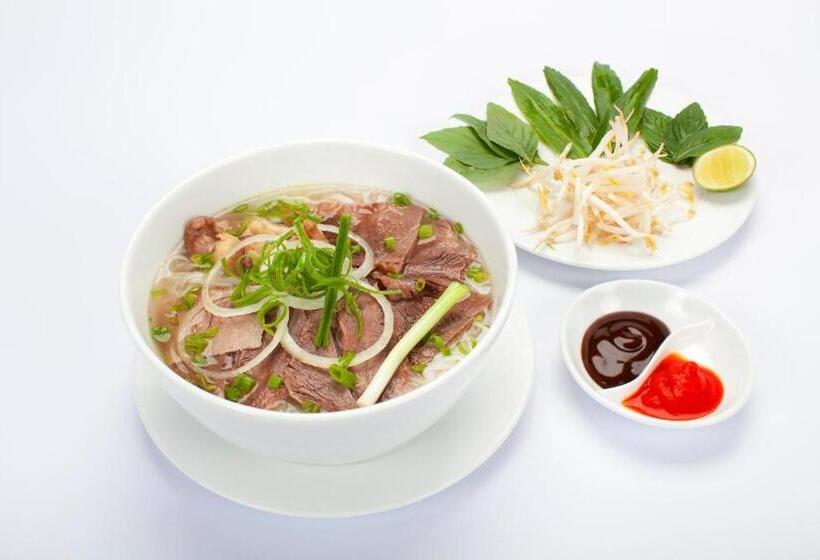 اتاق استاندارد چهار تخته با چشم‌انداز دریا, Thái Bảo
