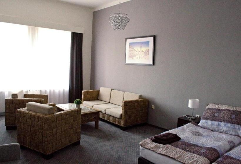 Family Suite, Zlatý Anděl