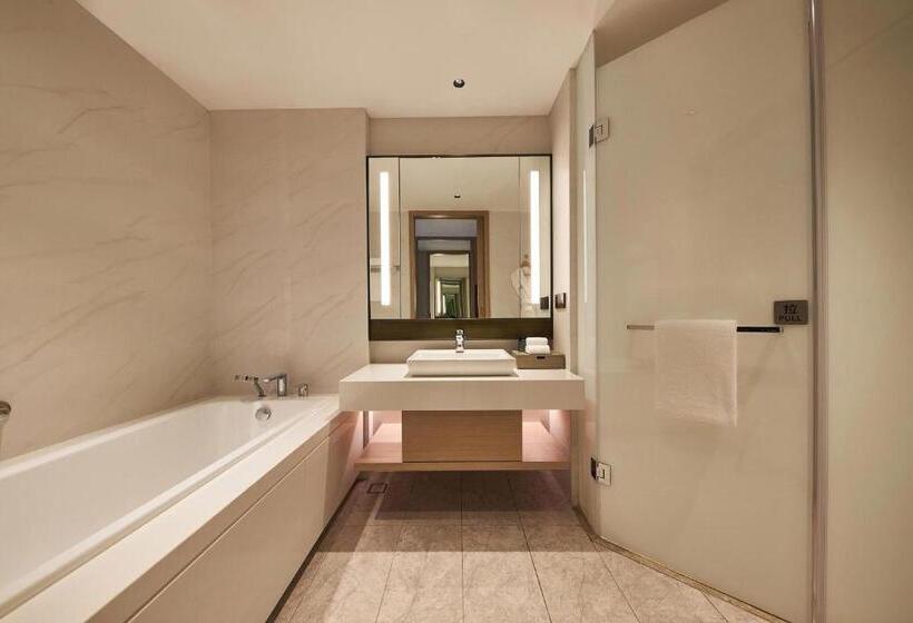 Номер Executive Кровать Кинг, Four Points By Sheraton Jiaxing