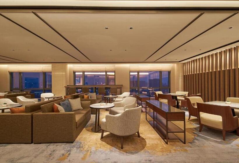 이그제큐티브 룸 킹사이즈 침대, Four Points By Sheraton Jiaxing