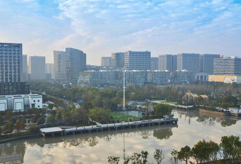 Номер Executive Кровать Кинг, Four Points By Sheraton Jiaxing