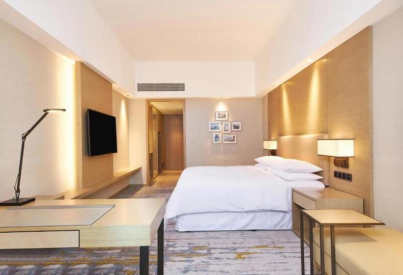 Номер Deluxe Кровать Кинг, Four Points By Sheraton Jiaxing
