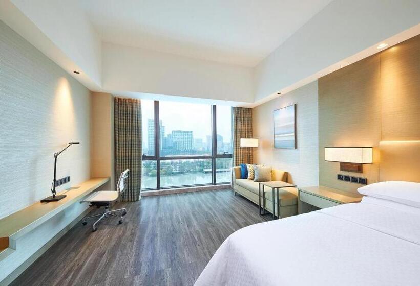 Номер Deluxe Кровать Кинг, Four Points By Sheraton Jiaxing