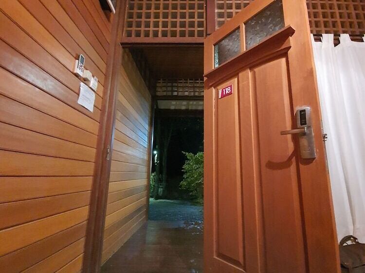 Номер Стандарт Трехместный, Besar Bulan Baru   Senggigi