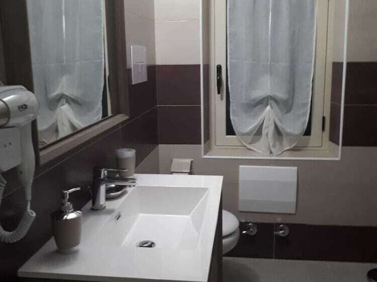 Четырехместный Номер Стандарт, B&b La Collina Dei Poeti
