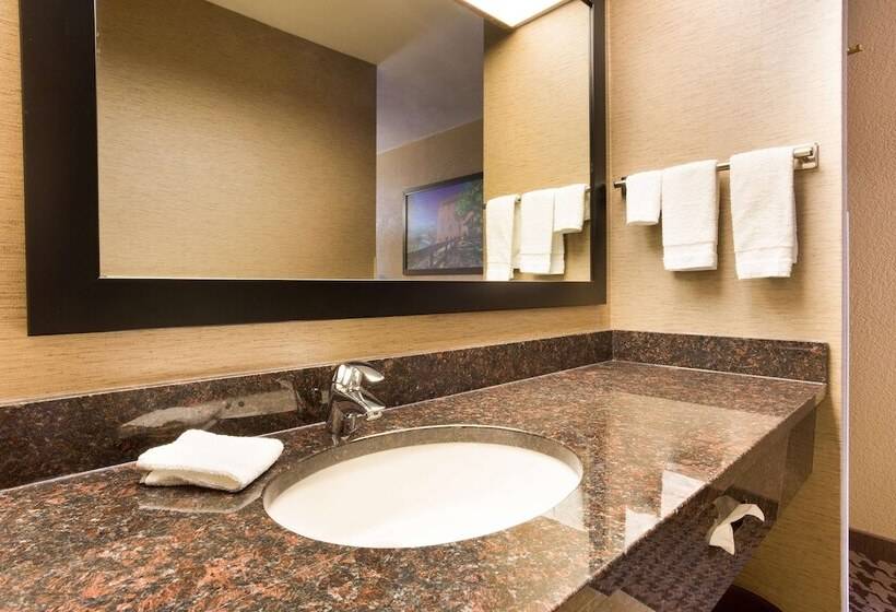 Номер Deluxe, Drury Inn & Suites Jackson Mo