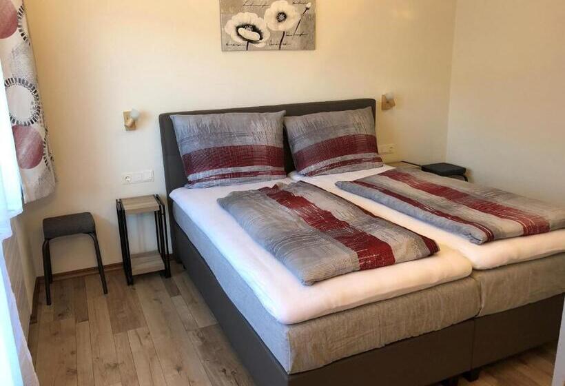 Студио Стандарт с Балконом, Haus Marjanne