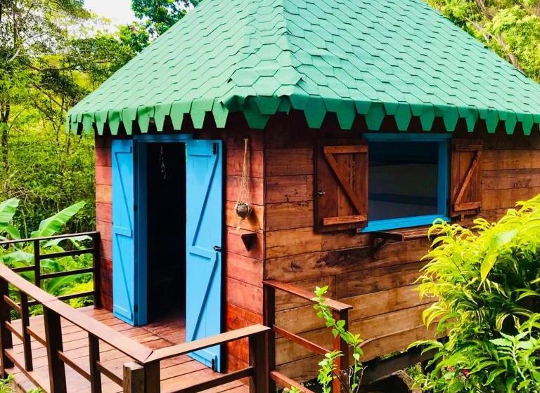 کلبه ییلاقی, Hostal Doble Vista