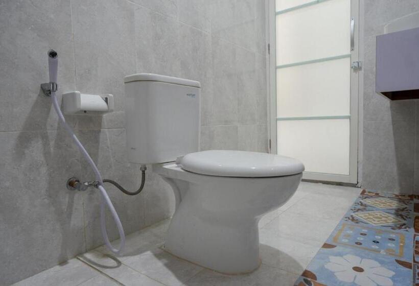 스탠다드 룸, Reddoorz Syariah Near Mutiara Sis Al Jufrie Airport Palu 2