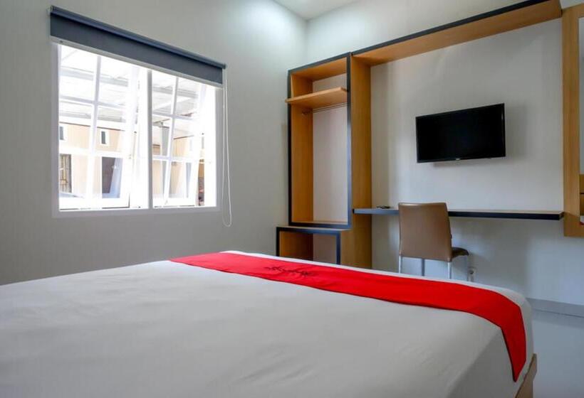 디럭스 룸, Reddoorz Syariah Near Mutiara Sis Al Jufrie Airport Palu 2
