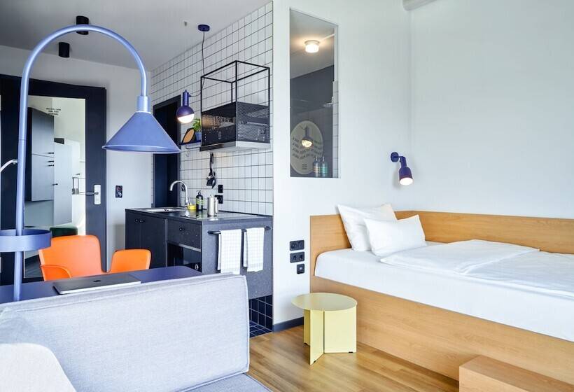 Студия Стандарт, Stayery Bielefeld Hauptbahnhof