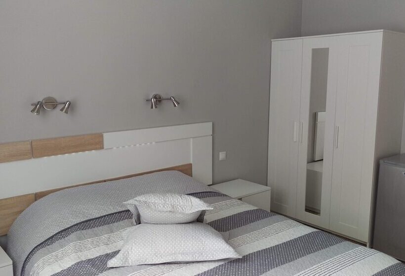 バス共有のスタンダードルーム, Urban Rooms San Roque With Solarium