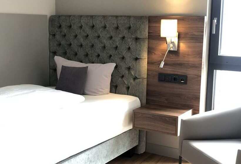Номер Комфорт Индивидуальный, Intergroup Business & Design Hotel Ingolstadt