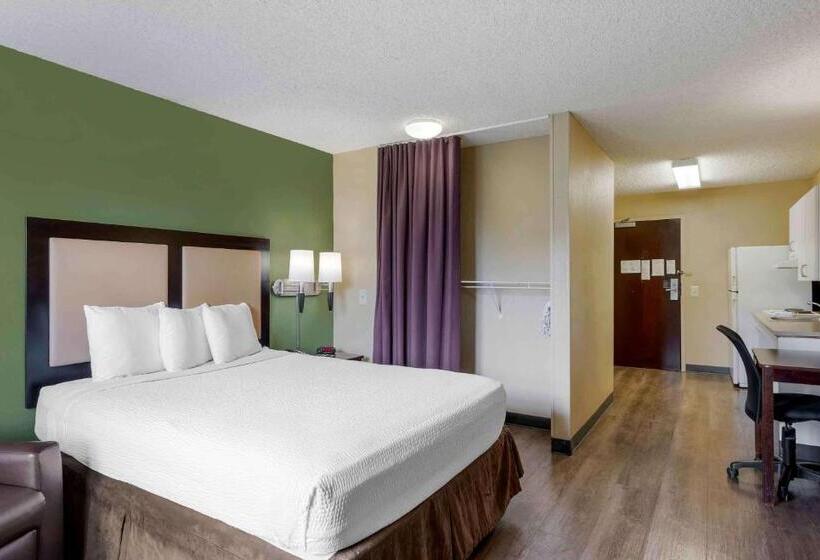 스탠다드 스튜디오, Extended Stay America Suites  Santa Barbara  Calle Real