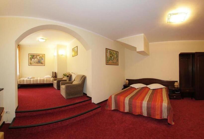 اتاق استاندارد سه نفره, Victoria