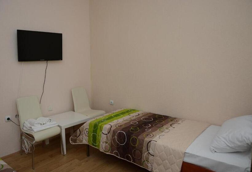 اتاق استاندارد یک نفره, Villa Grand Bitola