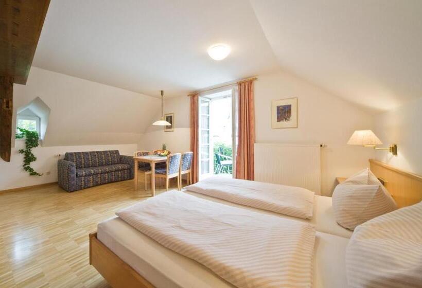 Номер Стандарт с Балконом, Warsberger Weinhof   Hotel & Weinwirtschaft