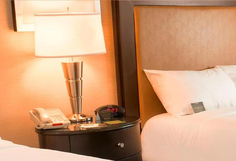 Номер Deluxe, Gold Strike Casino Resort