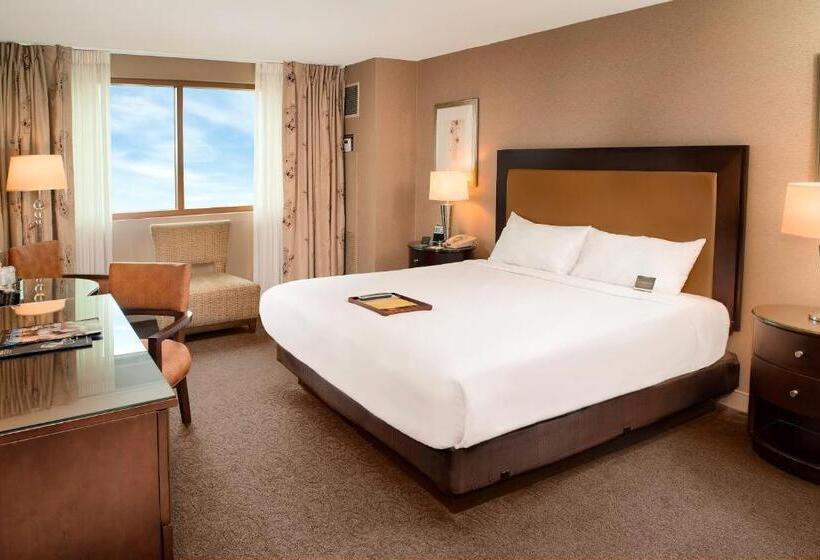 Студия Deluxe, Gold Strike Casino Resort