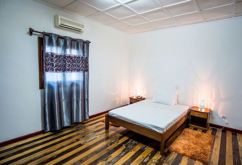 بنگله خانوادگی, Praia Accommodation