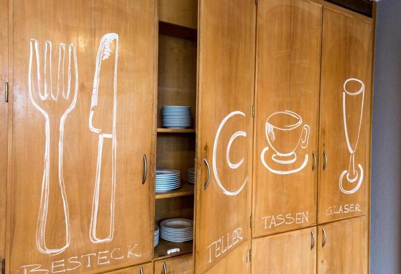 标准单人间共用浴室, Inselhostel